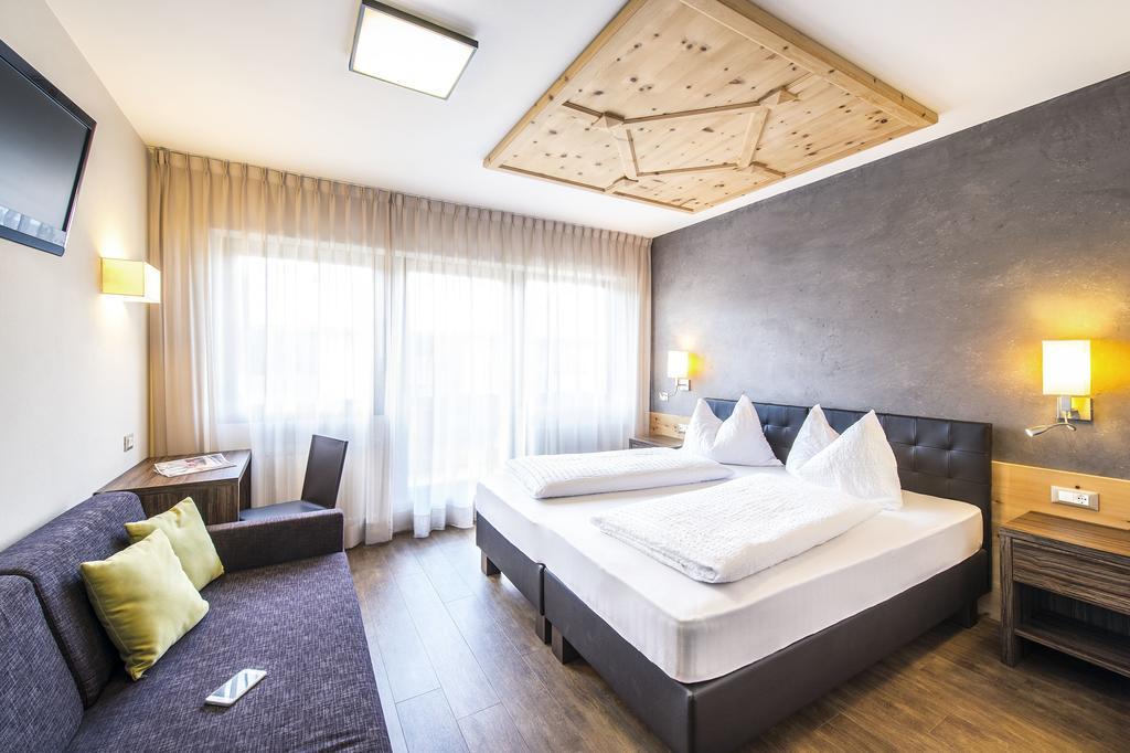 Hotel Zum Tiroler Adler Habitación foto